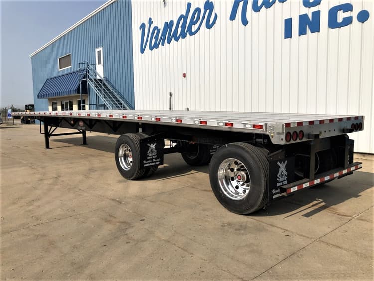 2024 Dorsey Spread Flatbed Trucks