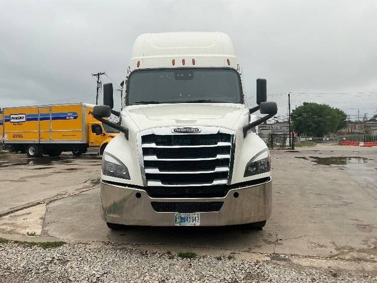 2020 Freightliner T12664ST Sleeper Trucks