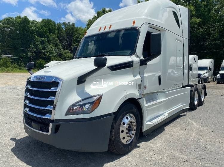 2021 Freightliner T12664ST Sleeper Trucks