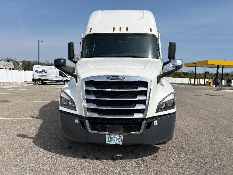 2022 Freightliner T12664ST Sleeper Trucks