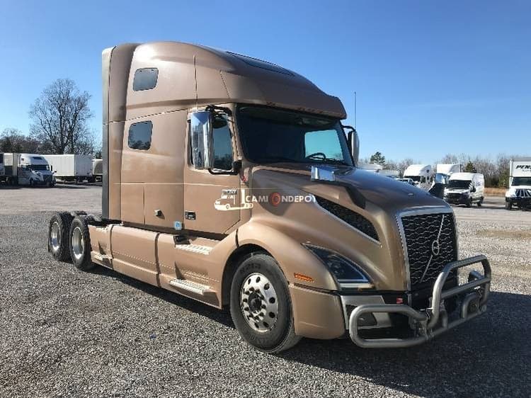 2021 Volvo VNL64760 Sleeper Trucks