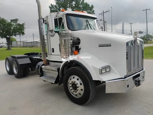 2019 Kenworth T800 Day Cab Trucks