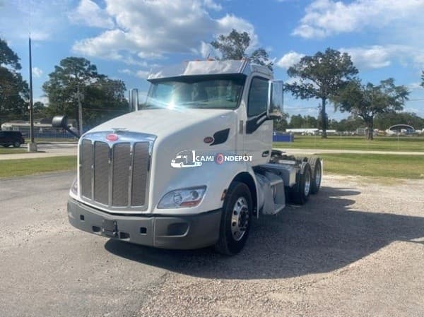 2022 Peterbilt 579 Day Cab Trucks