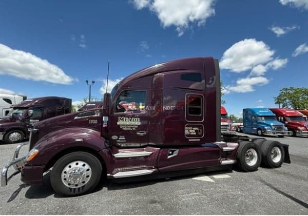 2019 Kenworth T680 Sleeper Trucks