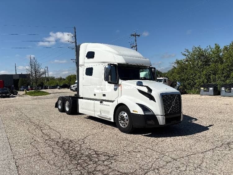 2020 Volvo VNL64760 Sleeper Tractor