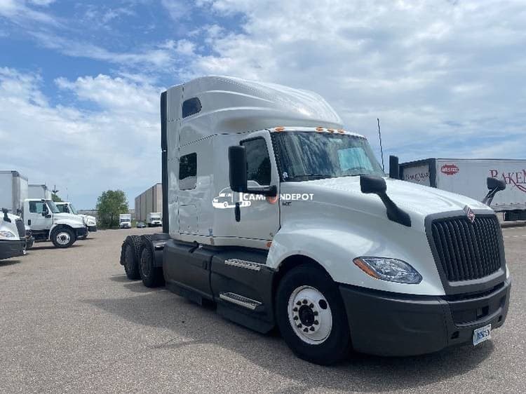 2022 International LT625 Sleeper Tractor
