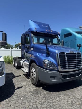 2017 Freightliner CASCADIA 125 Day Cab Trucks