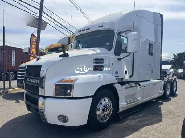 2023 Mack ANTHEM 64T Sleeper Trucks