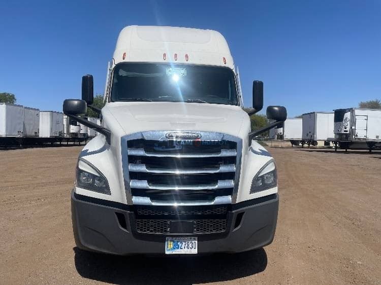 2020 Freightliner T12664ST Sleeper Trucks