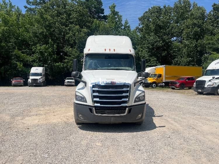 2020 Freightliner T12664ST Sleeper Trucks