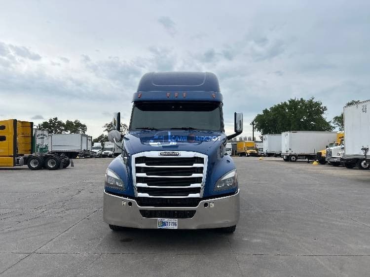 2020 Freightliner T12664ST Sleeper Trucks