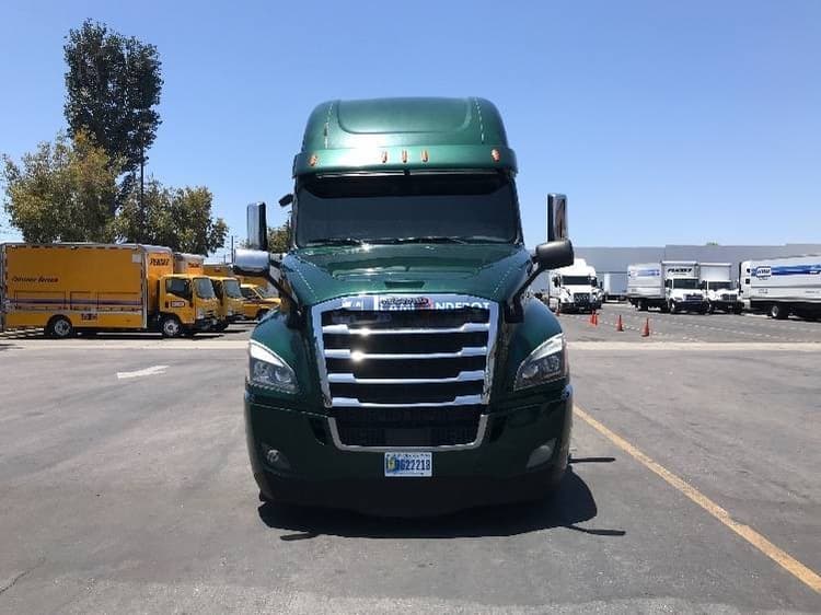 2019 Freightliner T12664ST Sleeper Trucks