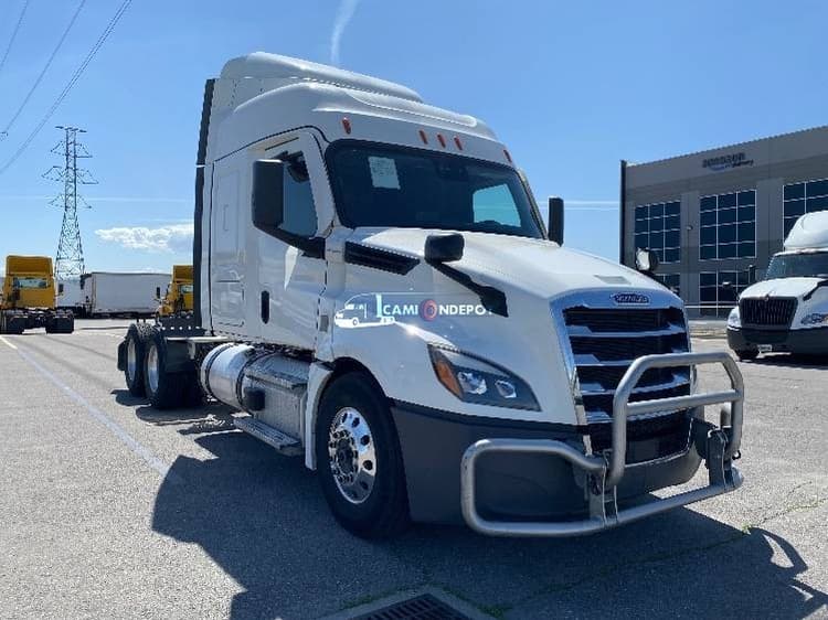 2020 Freightliner T12664ST Sleeper Trucks