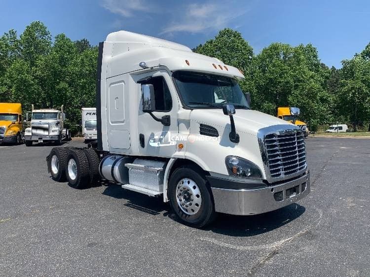 2019 Freightliner Cascadia 11364ST Sleeper Trucks