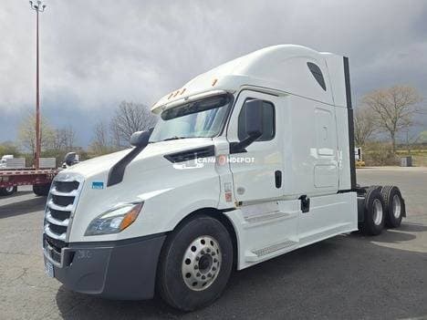 2020 Freightliner T12664ST Sleeper Trucks