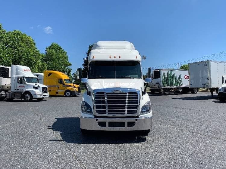 2019 Freightliner Cascadia 11364ST Sleeper Trucks