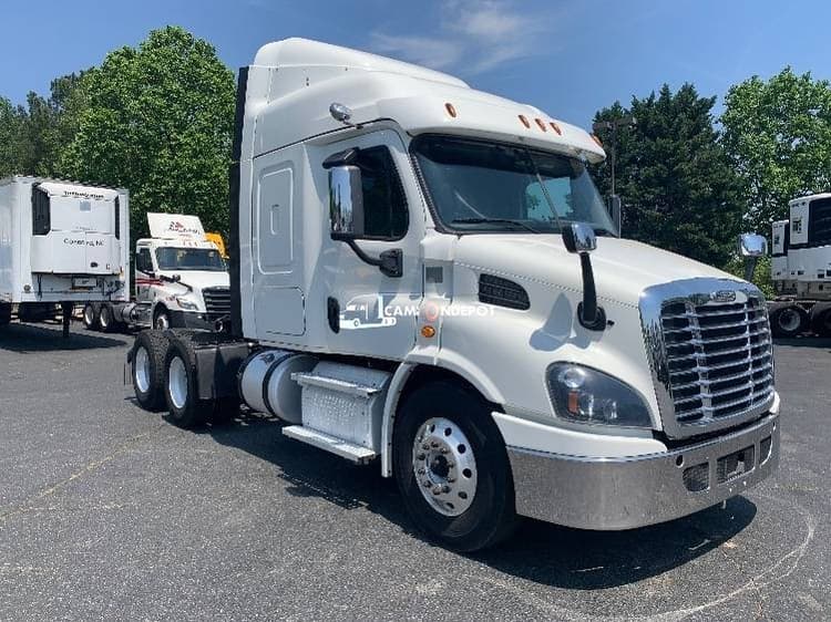 2019 Freightliner Cascadia 11364ST Sleeper Trucks