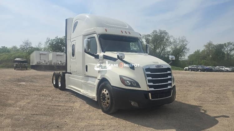 2020 Freightliner T12664ST Sleeper Trucks