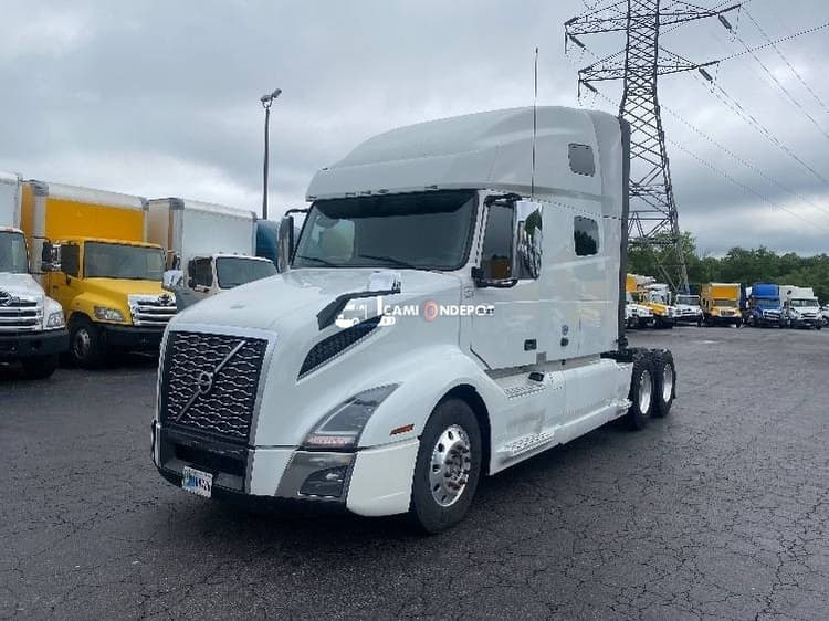 2019 Volvo VNL64760 Sleeper Trucks