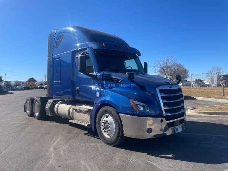 2020 Freightliner T12664ST Sleeper Trucks