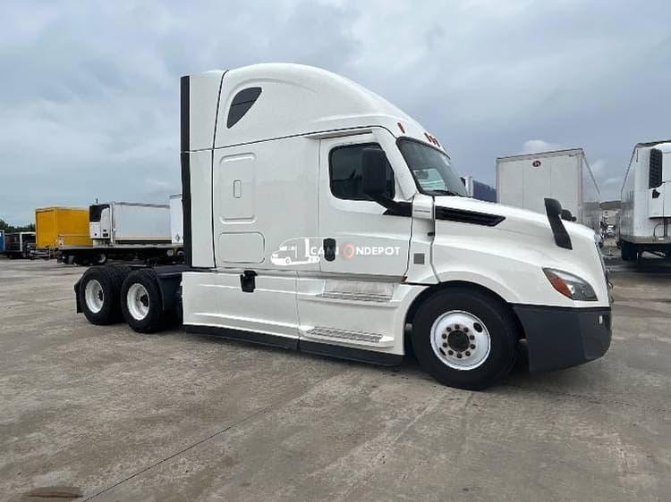 2022 Freightliner T12664ST Sleeper Trucks