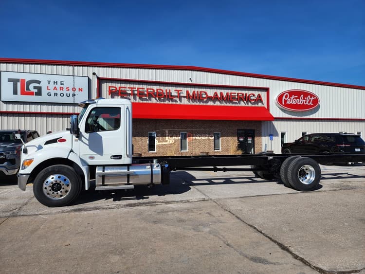 2025 Peterbilt 536 Cab & Chassis Trucks