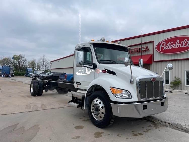 2025 Peterbilt 536 Cab & Chassis Trucks