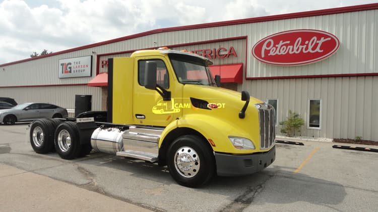 2021 Peterbilt 579 Day Cab Trucks