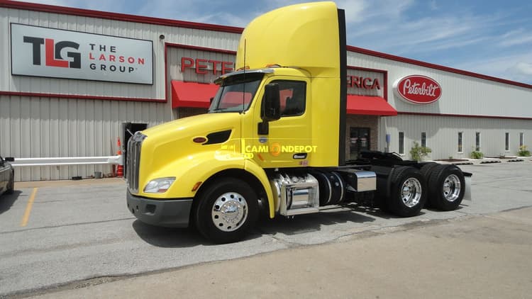 2021 Peterbilt 579 Day Cab Trucks