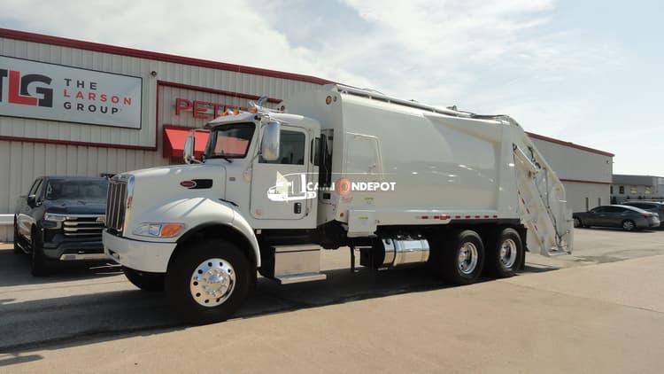 2019 Peterbilt 348 Garbage Trucks