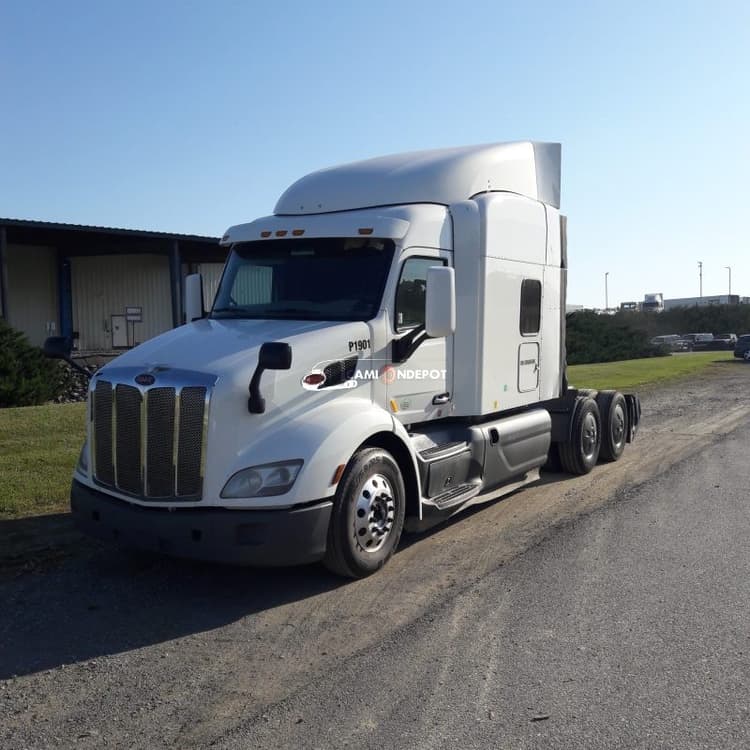 2019 Peterbilt  579  Sleeper Trucks