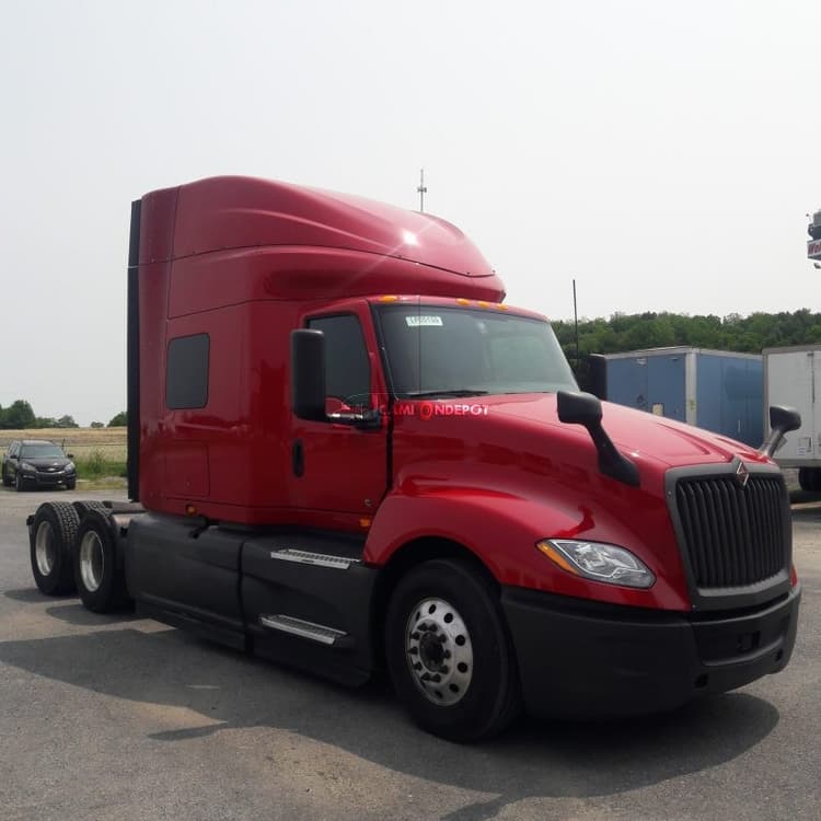 2020 International 625 Sleeper Trucks