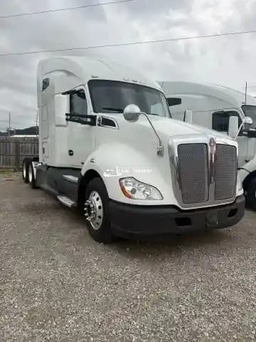 2018 Kenworth T600 Sleeper Trucks