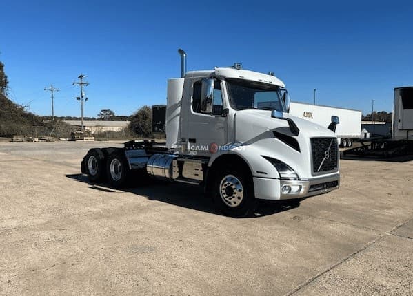 2026 Volvo VNR64T300 Day Cab Trucks