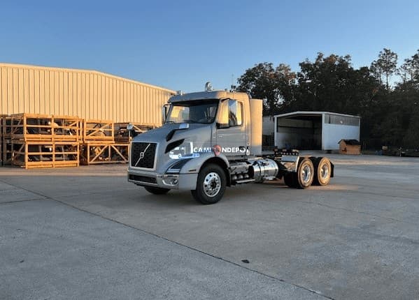 2026 Volvo VNR64T300 Day Cab Trucks