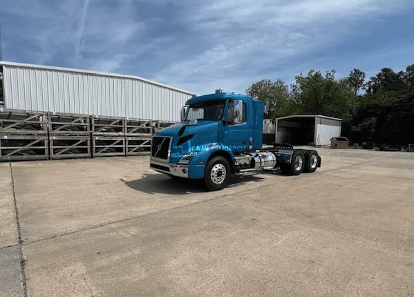2026 Volvo VNR64T300 Day Cab Trucks