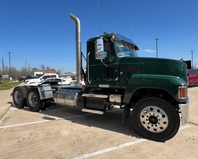 2026 Mack PINNACLE 64T Day Cab Trucks