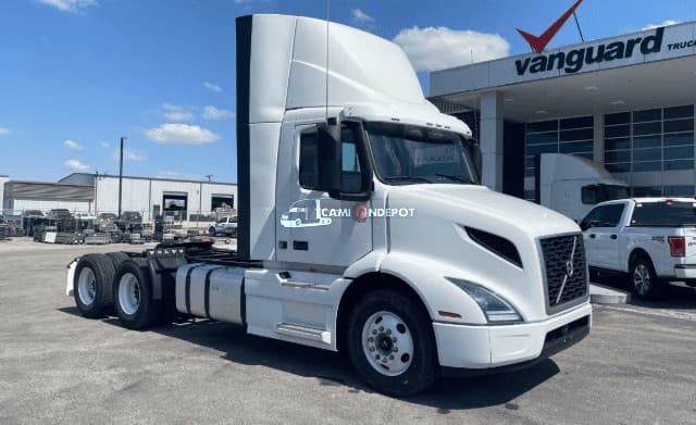 2024 Volvo VNR64T300 Day Cab Trucks