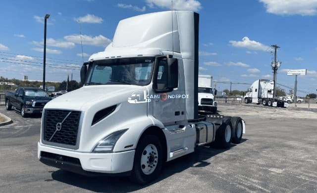 2024 Volvo VNR64T300 Day Cab Trucks