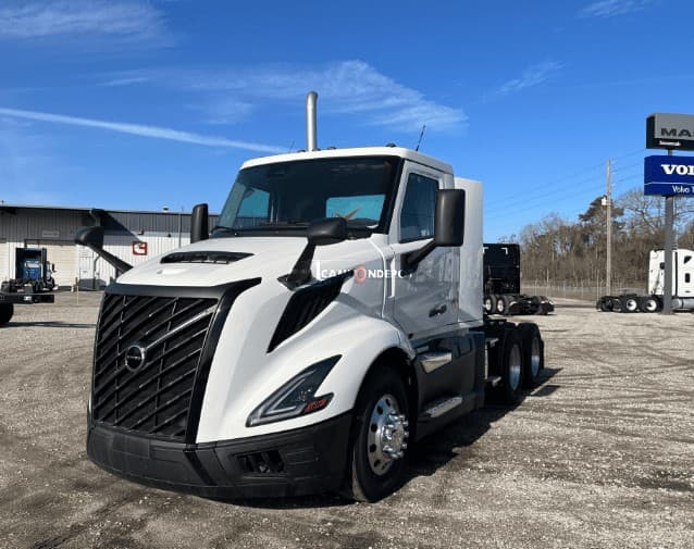 2025 Volvo VNL64T300 Day Cab Trucks
