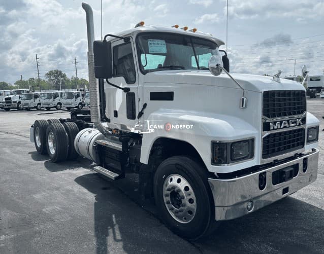 2025 Mack PINNACLE 64T Day Cab Trucks