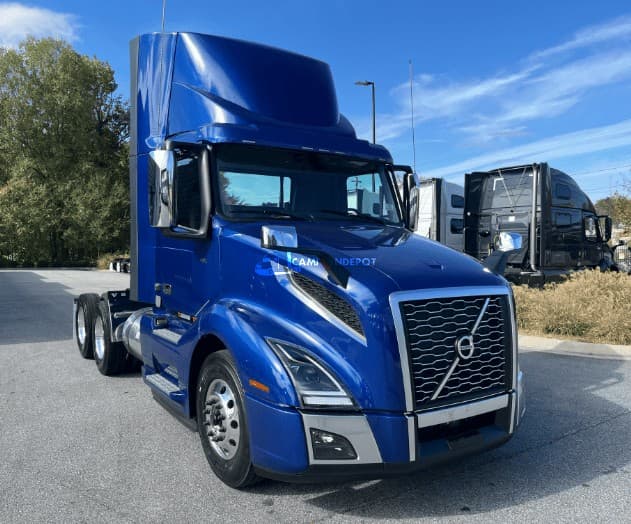 2025 Volvo VNL64T300 Day Cab Trucks