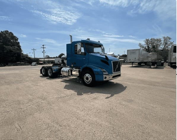 2026 Volvo VNR64T300 Day Cab Trucks