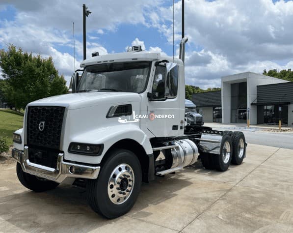 2026 Volvo VHD64FT300 Day Cab Trucks