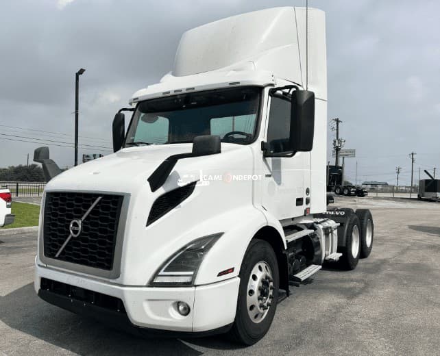 2020 Volvo VNR64T300 Day Cab Trucks