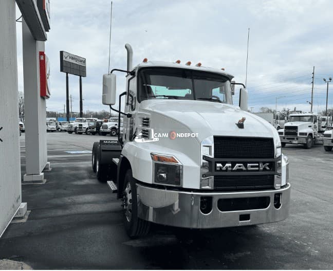 2025 Mack ANTHEM 64T Day Cab Trucks