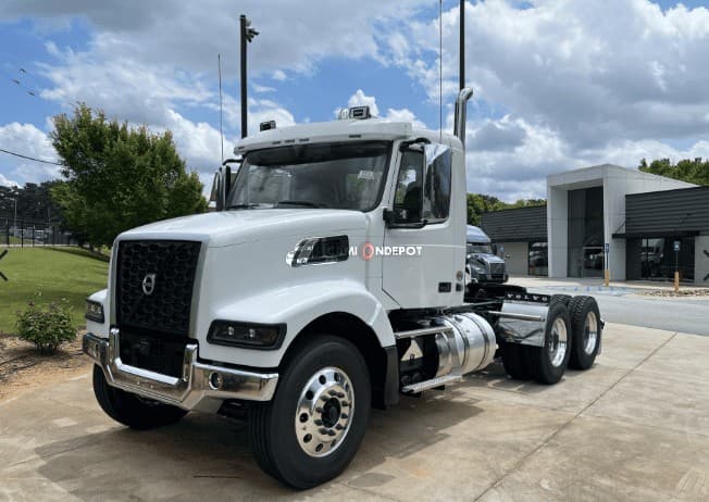 2026 Volvo VHD64FT300 Day Cab Trucks