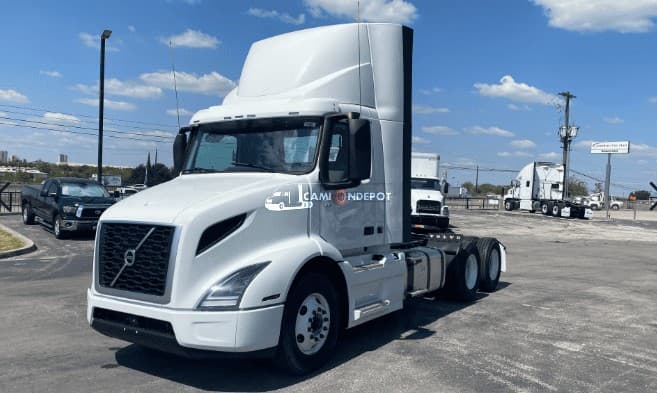 2024 Volvo VNR64T300 Day Cab Trucks