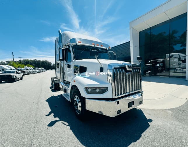 2022 Western Star 4900EX Sleeper Trucks
