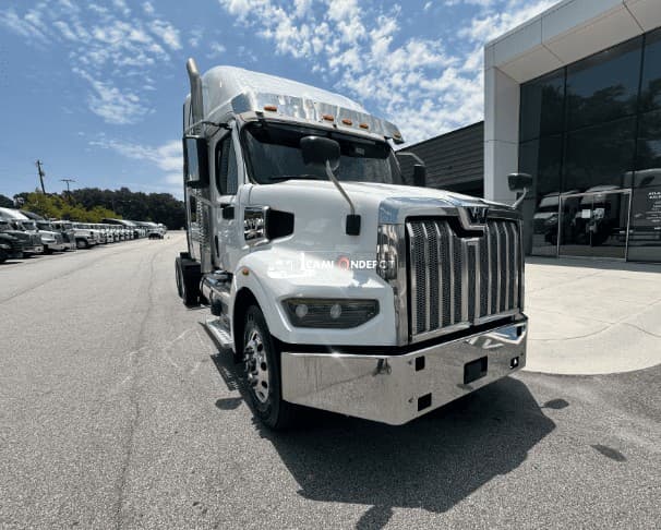 2022 Western Star 4900EX Sleeper Trucks